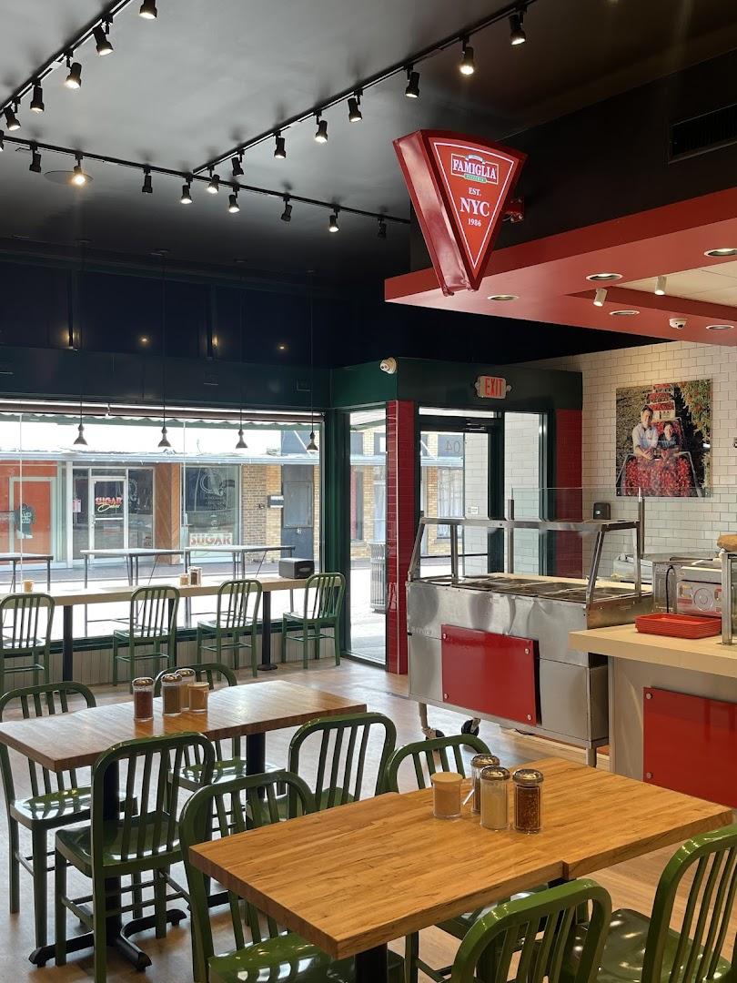 Famous Famiglia Pizzeria